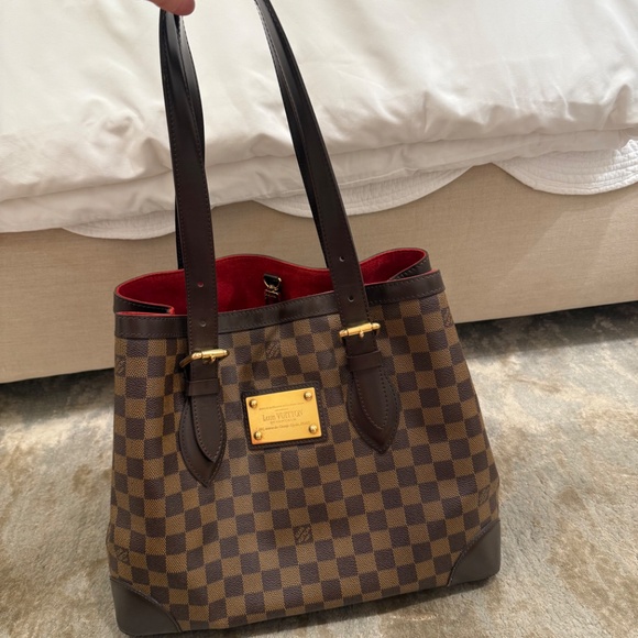 Louis Vuitton - Picture 4 of 8